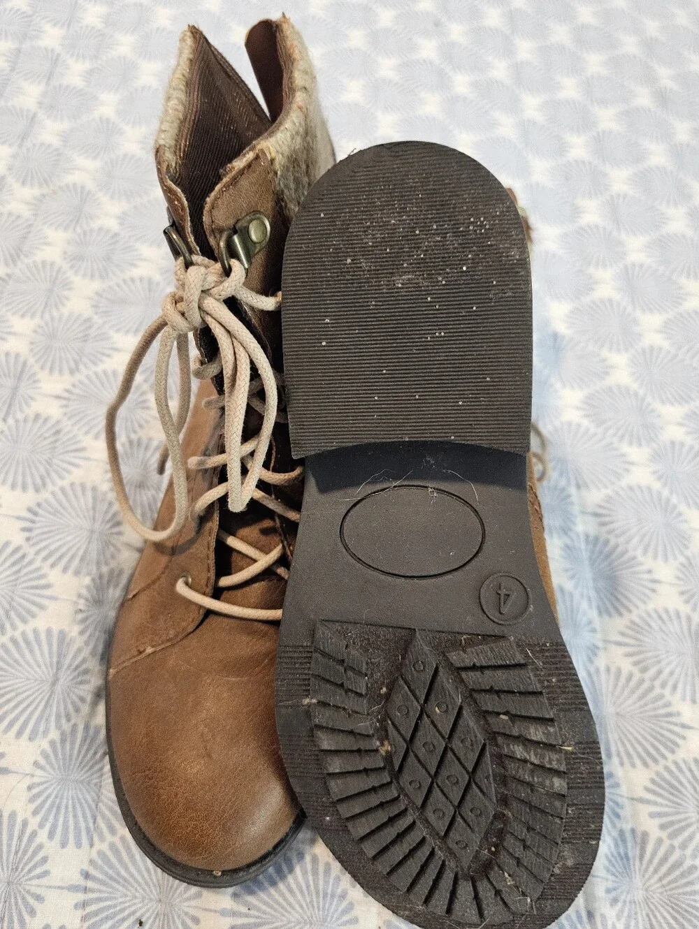 Girls SIze 4 Brown Back-Zip Casual Above the Ankle Boots by Mudd (Kohls)